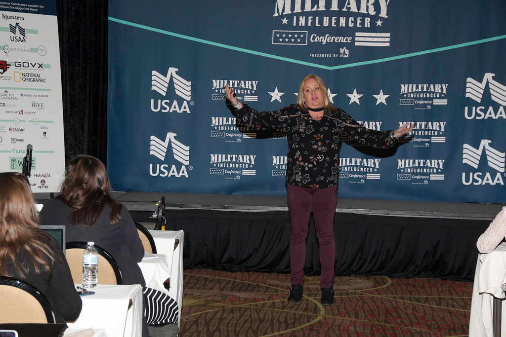 heather-dopson-shit-together-social-media