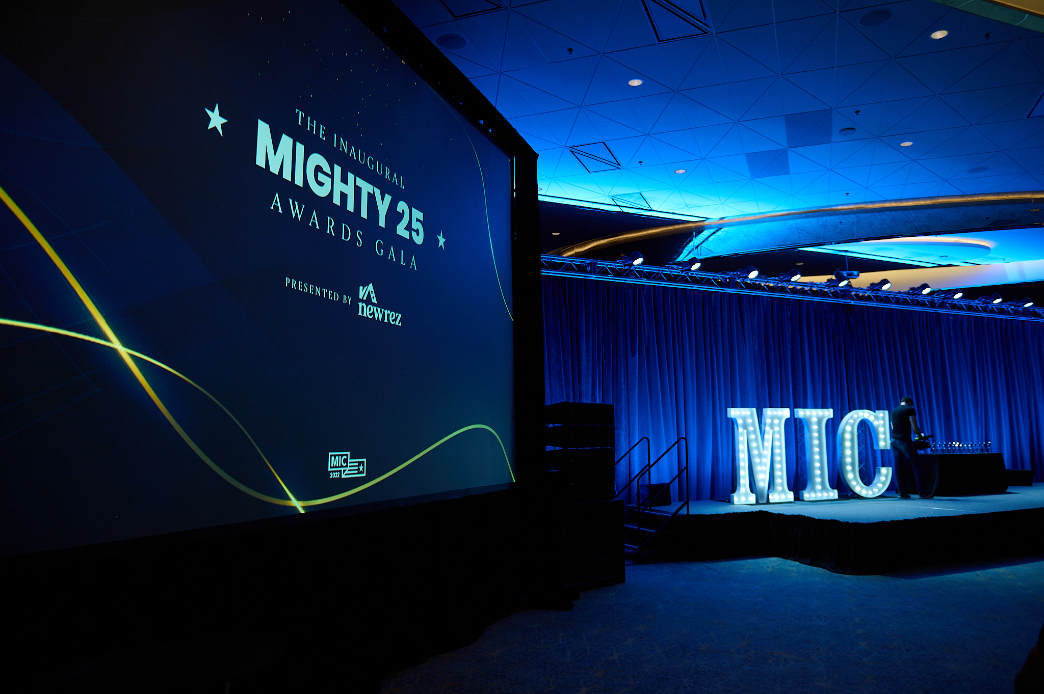 MIC-MIGHTY 25 Gala-055-MICSign