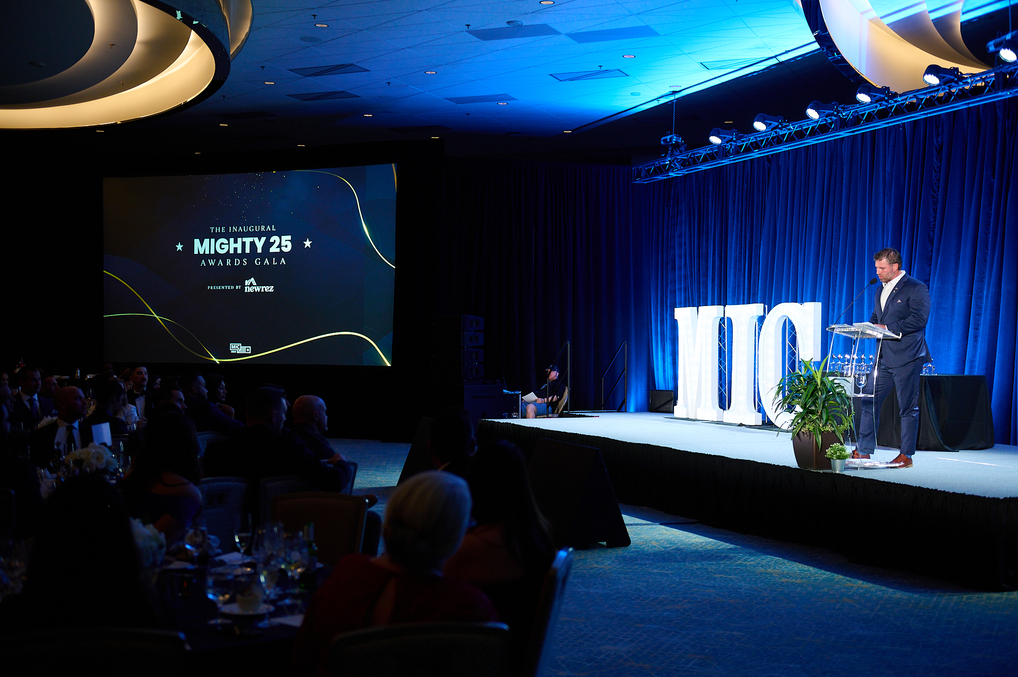 MIC-MIGHTY 25 Gala-111