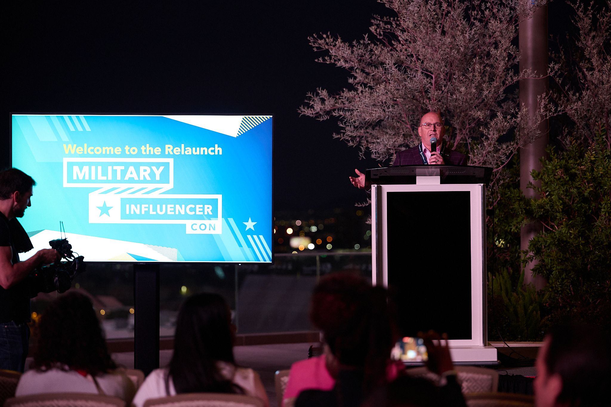 MIC-Opening Night-20-Kelly