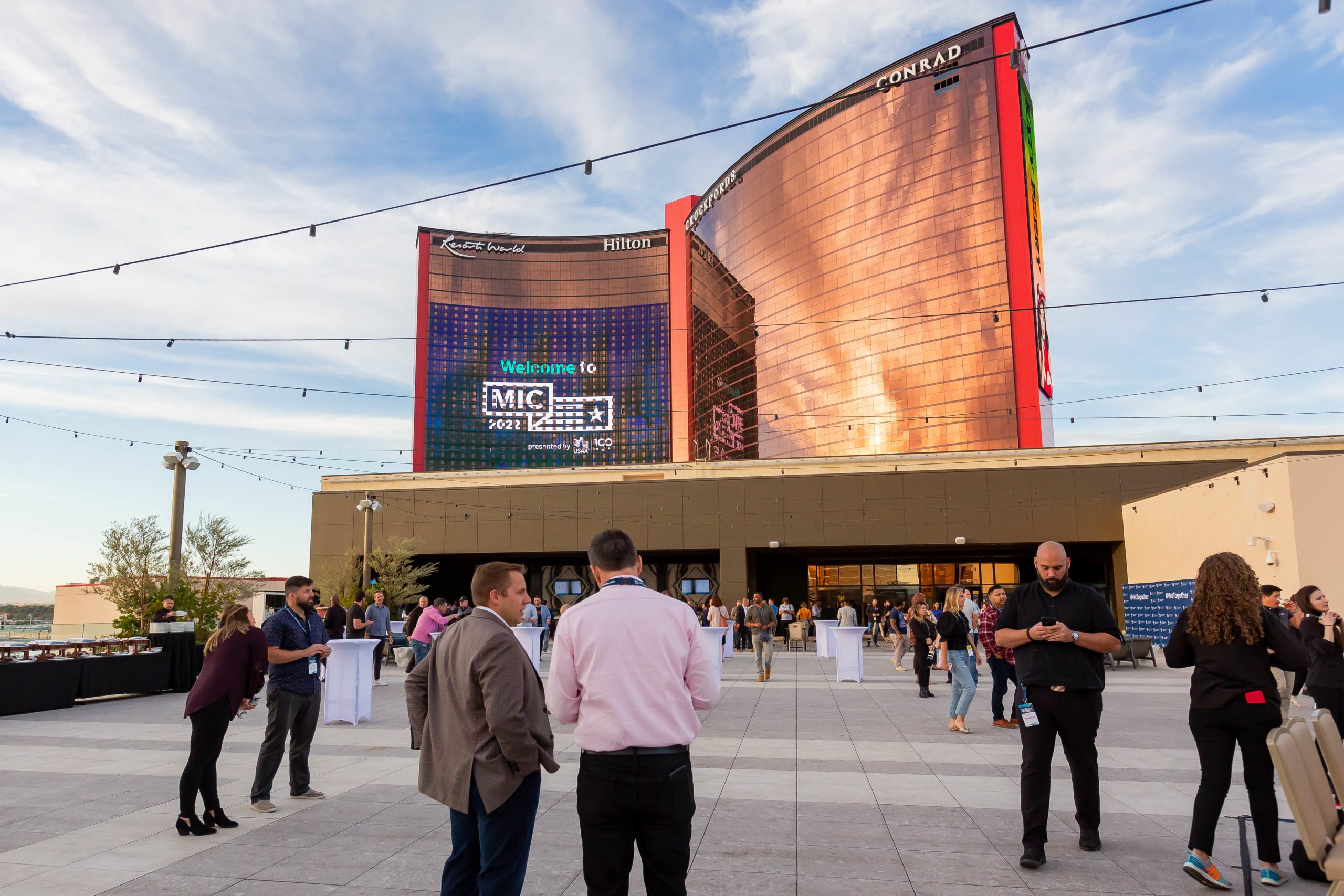 MIC22DAY1-143-HiltonSideAd-MIC