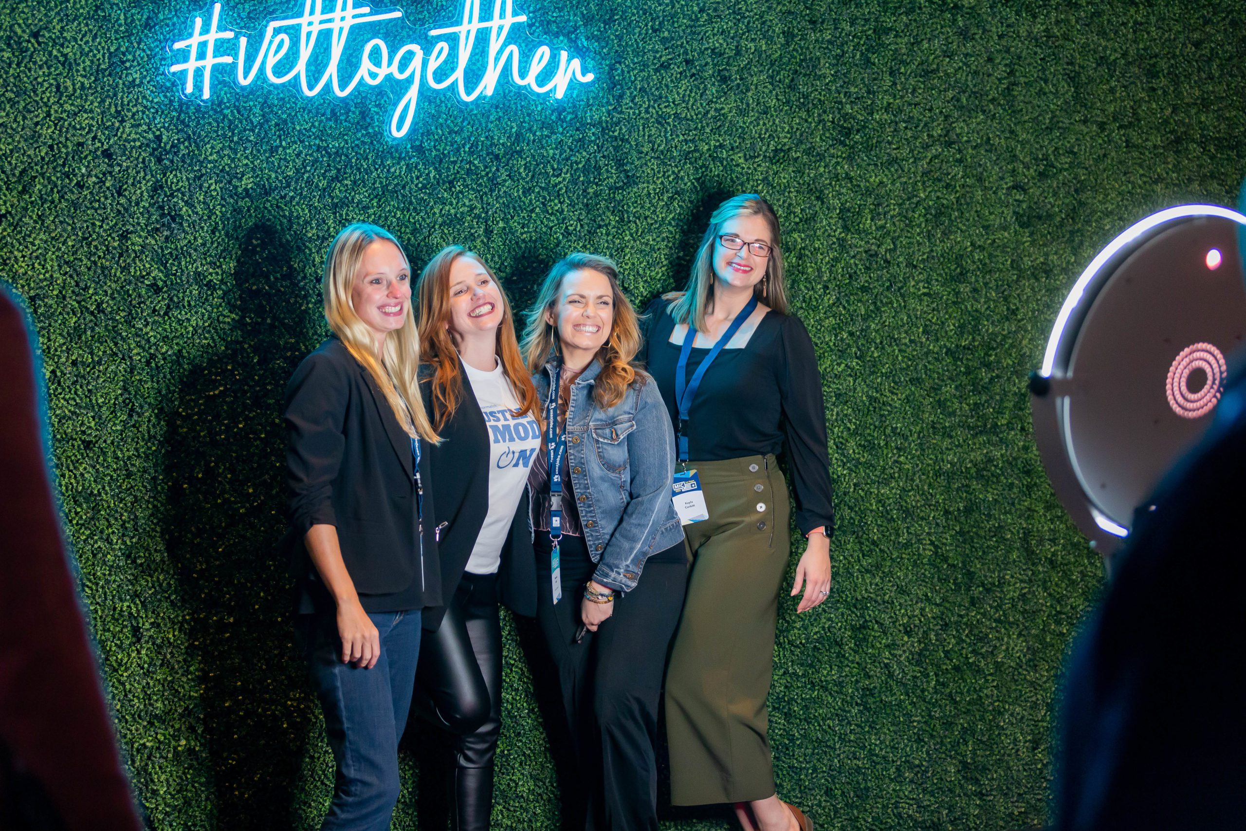 MIC22DAY1-188-Vettogether