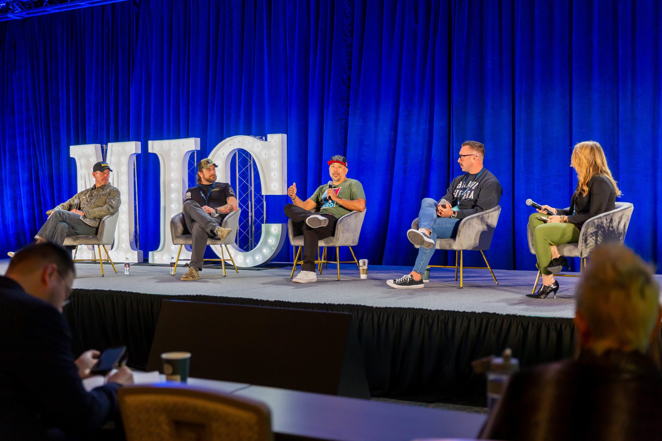 MIC22DAY3-061-eCommerce