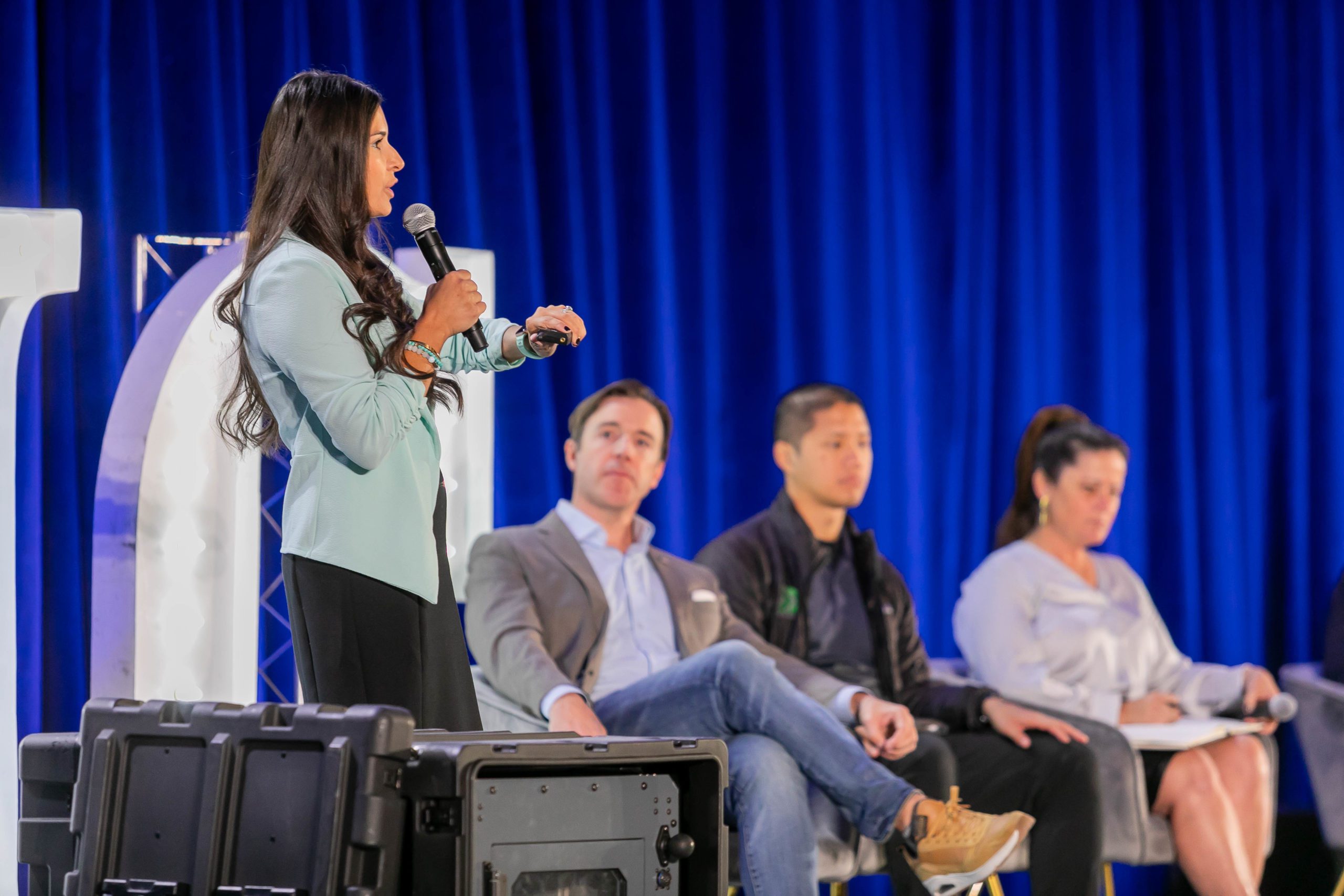 MIC22DAY3-108-Monica