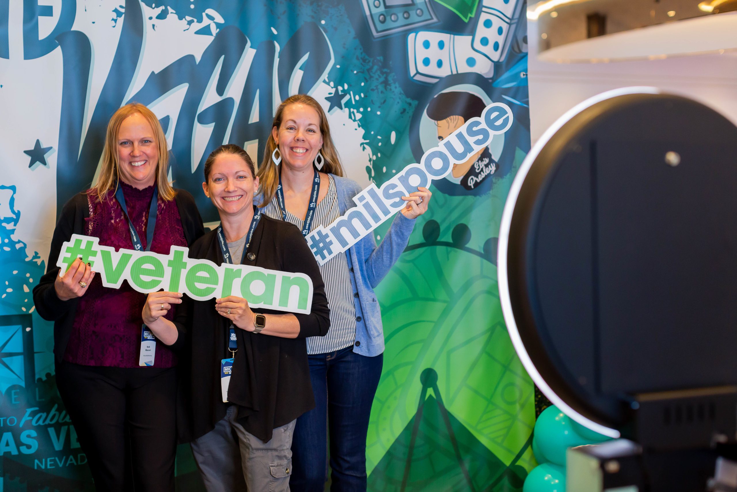 MIC22DAY3-206-photobooth-vetmilspouse